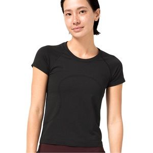 Lululemon Swiftly Tech Size 2 Short Sleeve 2.0 Race Length *NOT NEW*